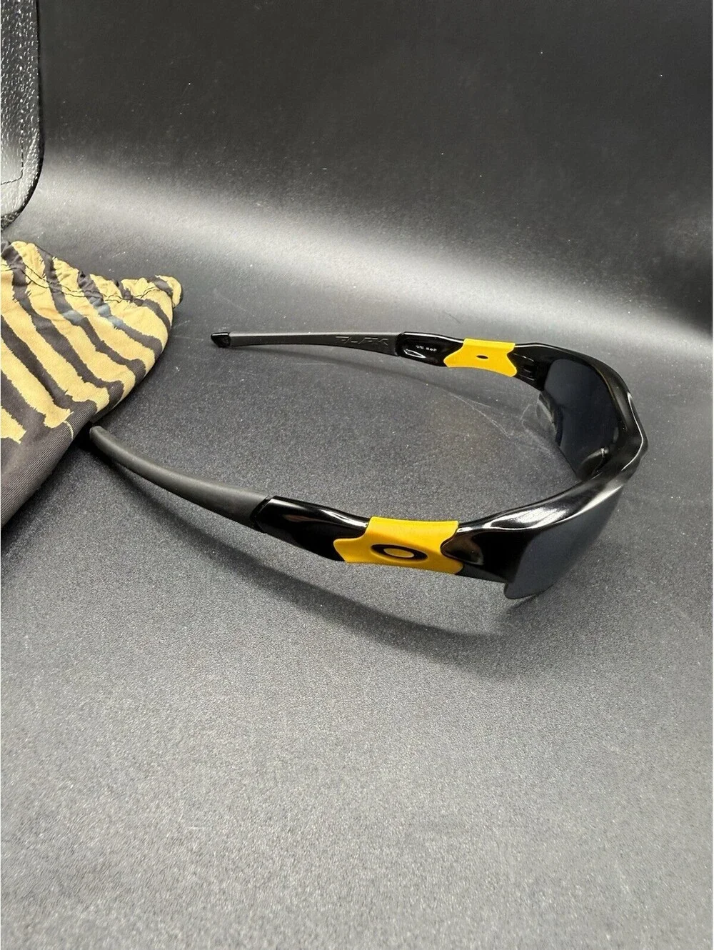Oakley Flak Jacket Livestrong Jet Black Yellow/Black Iridium Lenses 12-762